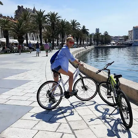 Bed & Bike Studio شقة *